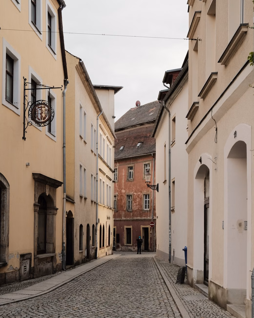 Ulica u Pitomači u blizini salona Tonka